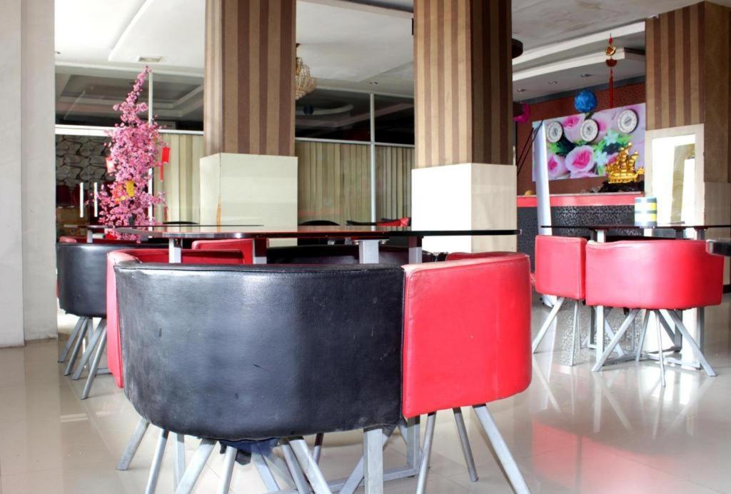 Hotel Permata Makassar Exterior photo