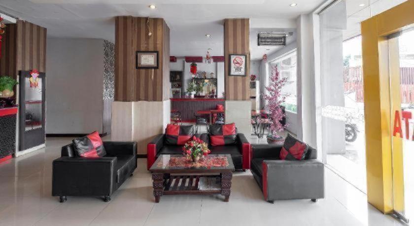Hotel Permata Makassar Exterior photo